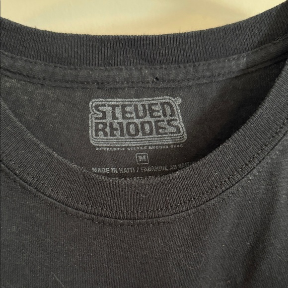 Steven Rhodes Graphic T-Shirt with Santa Design - Picture 2 of 2